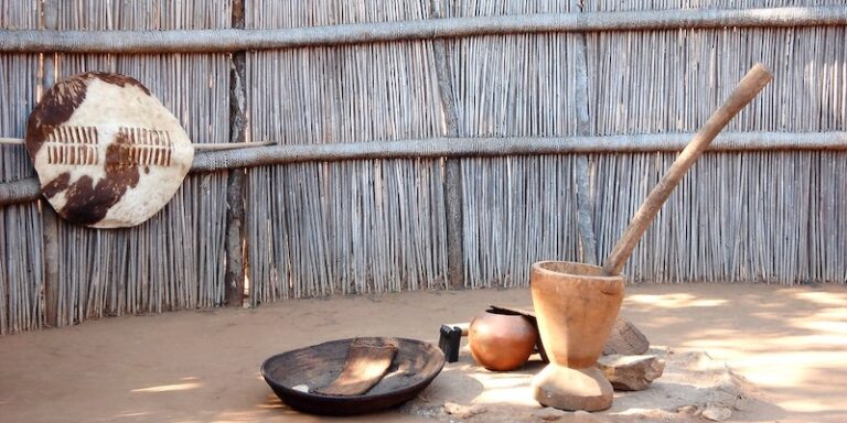 african mortar and pestle