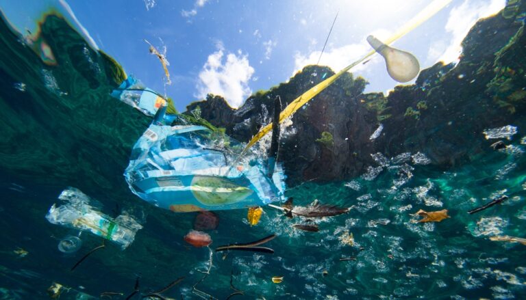 1050x600 gettyimages plastic pollution 2